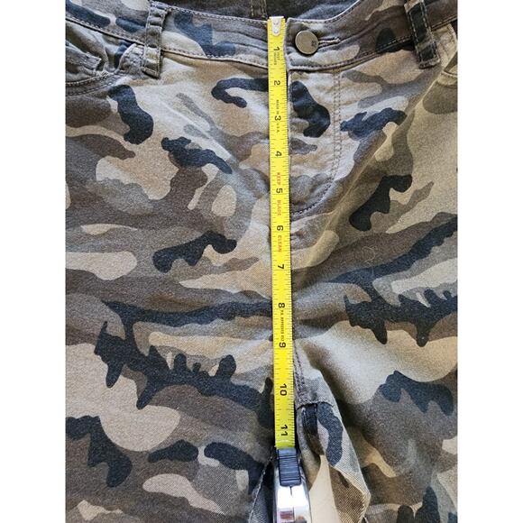 New York & Company Women's Size 12 Camouflage Pants - Picture 5 of 5